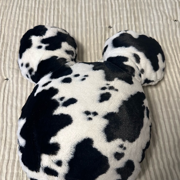 Minnie Mouse - Picture 2 of 2